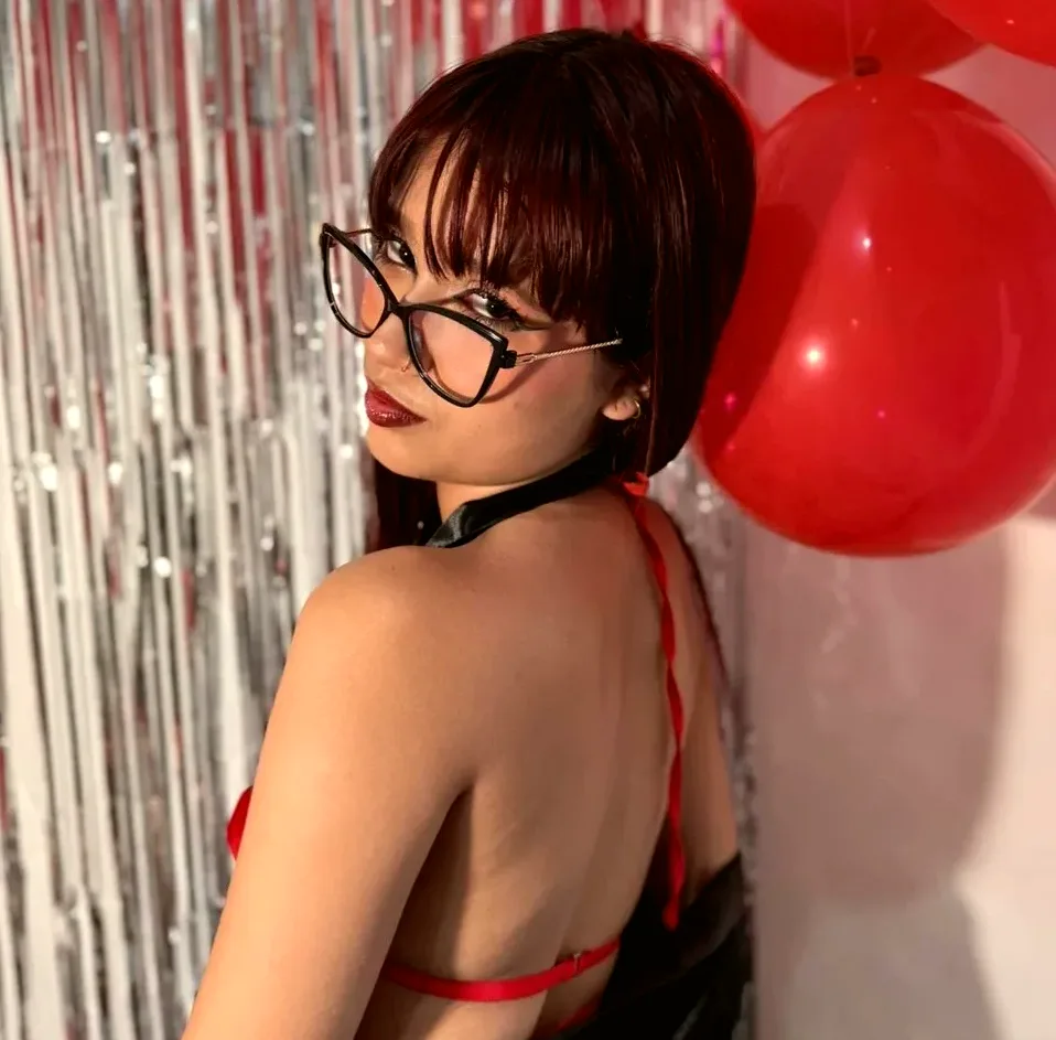 Antonia, 18