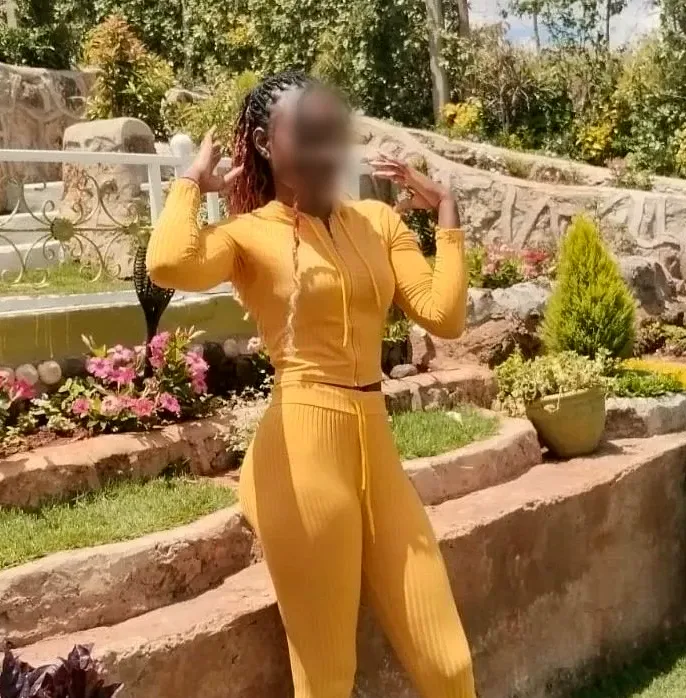 Manuela, 26
