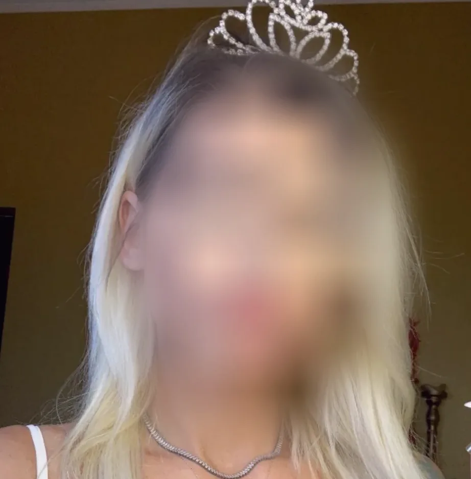 Simone, 35