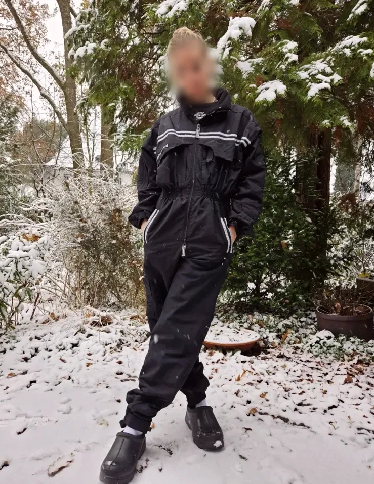 Sina, 28