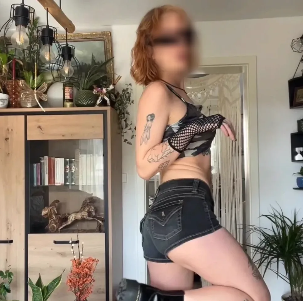 Yasmin, 22